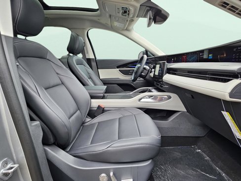 New 2025 Lincoln Nautilus Premier w/ Equipment Group 102A image 14
