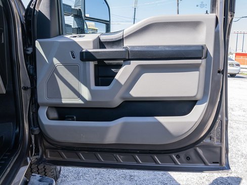 Used 2020 Ford F250 XL w/ STX Appearance Package image 12