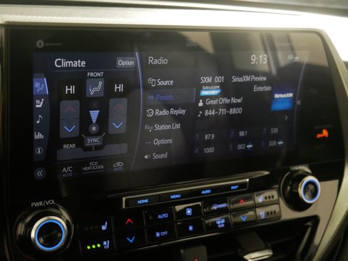 Used 2020 Toyota Highlander Limited image 22