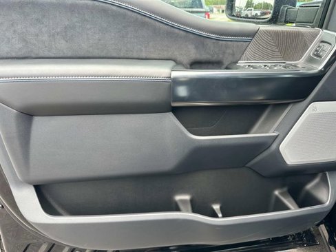 New 2025 Ford F250 Platinum w/ FX4 Off-Road Package image 5