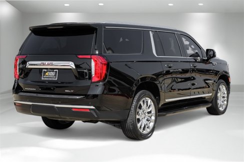 Used 2022 GMC Yukon XL SLT w/ SLT Luxury Package image 6