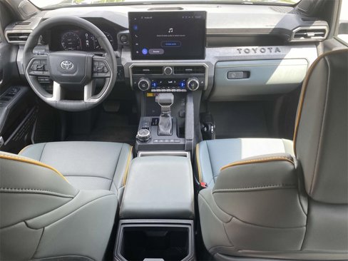 Used 2025 Toyota Tacoma Trailhunter image 11