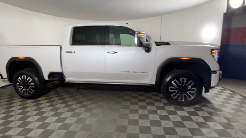 New 2025 GMC Sierra 2500 Denali Ultimate image 2