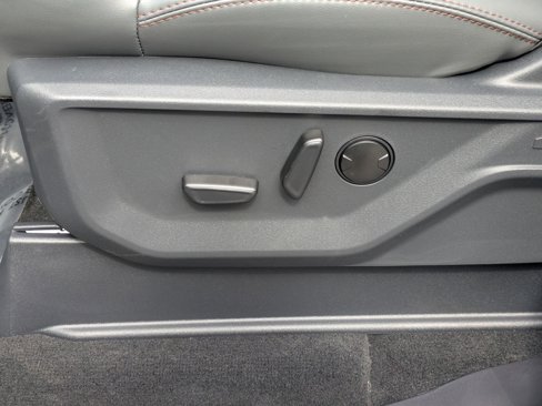 New 2025 Ford Expedition Active image 12