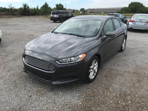 Used 2015 Ford Fusion SE image 3