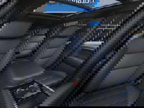 New 2026 Chevrolet Suburban Z71 image 16