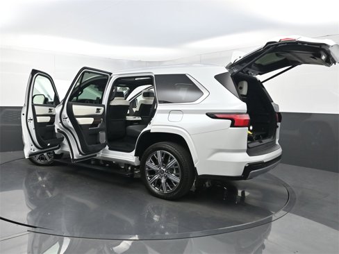 Used 2024 Toyota Sequoia Capstone image 43