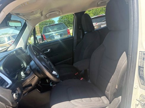 Used 2020 Jeep Renegade Latitude image 7