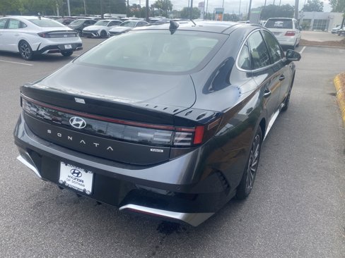 New 2025 Hyundai Sonata Limited image 4