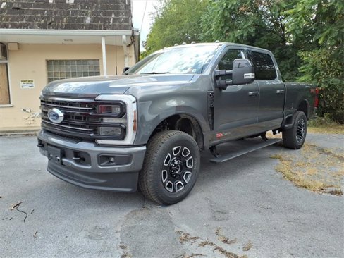 New 2026 Ford F250 4x4 Crew Cab Super Duty image 1
