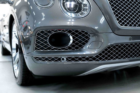 Used 2018 Bentley Bentayga image 13