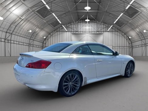 Used 2014 INFINITI Q60 Convertible w/ Premium Package image 5