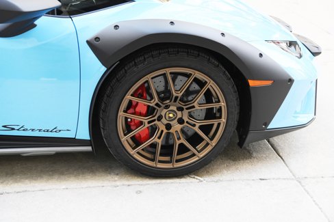 Used 2024 Lamborghini Huracan Sterrato image 22