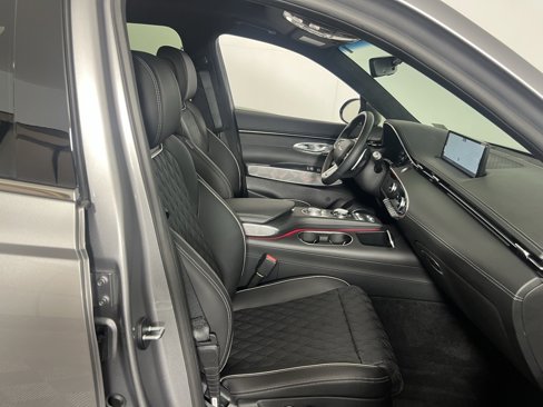 Used 2025 Genesis GV70 3.5T Sport w/ Sport Advanced Package image 35