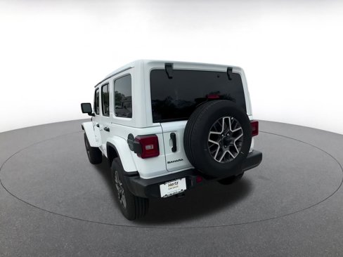Used 2025 Jeep Wrangler Sahara image 11