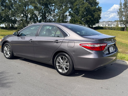 Used 2017 Toyota Camry SE image 9