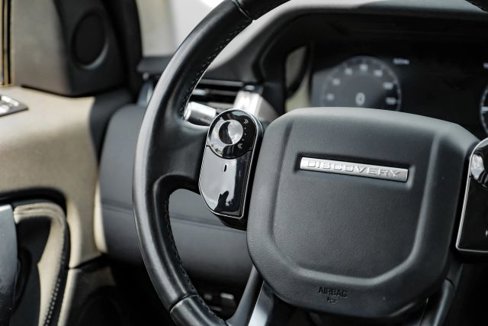 Used 2020 Land Rover Discovery Sport SE image 21