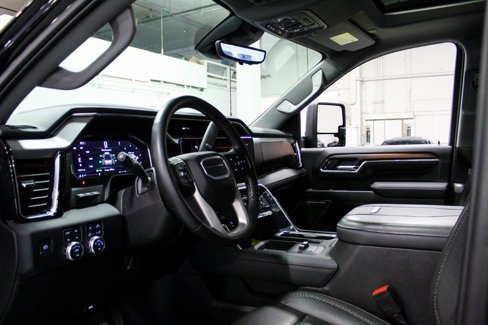 Used 2024 GMC Sierra 2500 Denali w/ Technology Package image 10