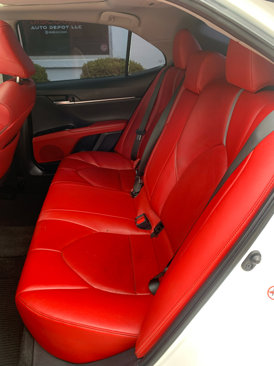 Used 2019 Toyota Camry XSE image 8