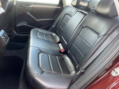 Used 2014 Volkswagen Passat 1.8T SE image 29