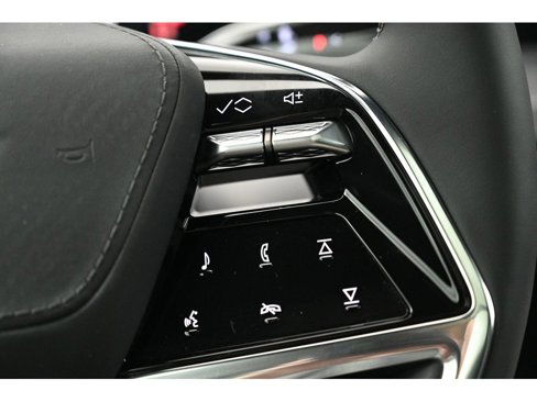 New 2026 Cadillac Vistiq Platinum image 34