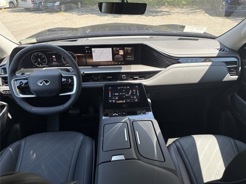 New 2026 INFINITI QX80 Luxe image 11