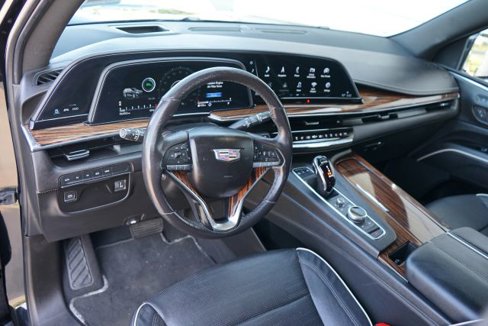 Used 2021 Cadillac Escalade Premium Luxury w/ LPO, Illumination Package image 16