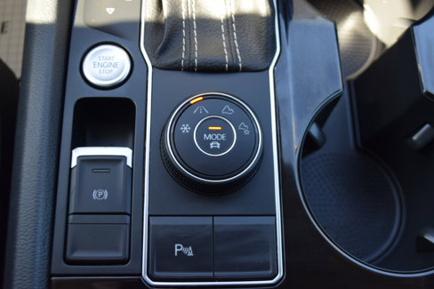 Used 2022 Volkswagen Atlas SE image 31