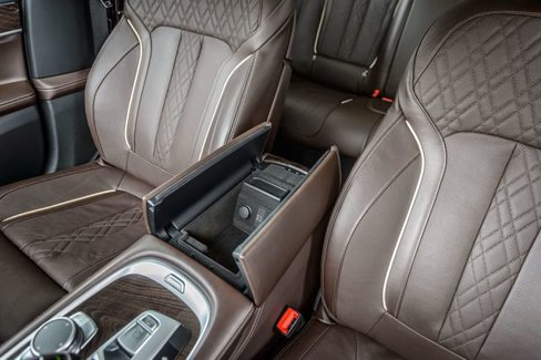 Used 2021 BMW 740i xDrive w/ M Sport Package image 33
