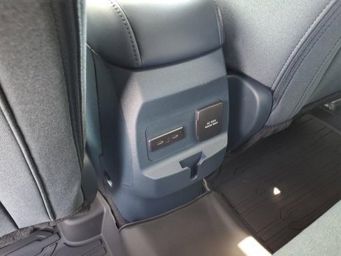 New 2025 Ford Maverick XLT w/ XLT Luxury Package image 9