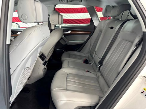 Used 2022 Audi Q5 2.0T Premium image 11
