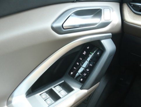 New 2025 Audi Q5 Premium Plus image 24
