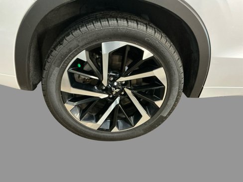 Used 2024 Mitsubishi Outlander SEL image 15