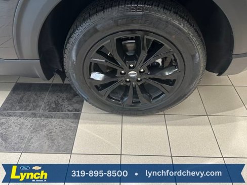 Used 2024 Ford Explorer XLT w/ Equipment Group 202A image 32
