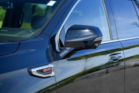 Used 2025 GMC Yukon Elevation image 15