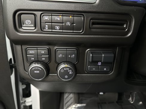Used 2024 Chevrolet Tahoe RST w/ Luxury Package image 34