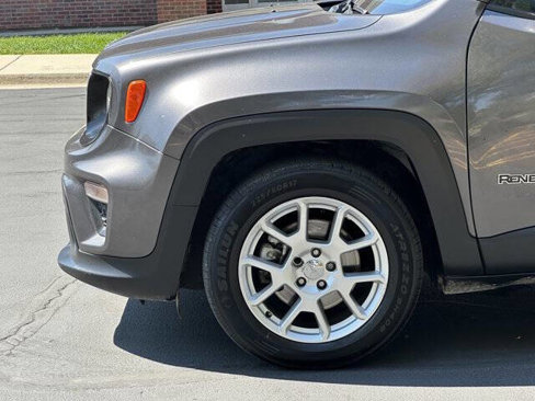 Used 2020 Jeep Renegade Latitude w/ Popular Equipment Group image 11