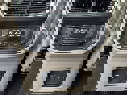 New 2025 Volkswagen Atlas SEL Premium R-Line image 31