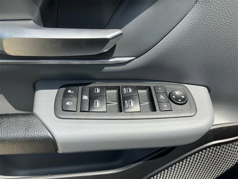 Used 2021 RAM 1500 Big Horn image 25