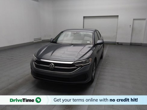 Used 2024 Volkswagen Jetta SE image 1