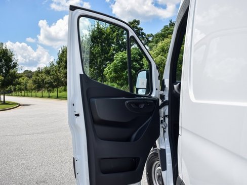Used 2024 Mercedes-Benz Sprinter 2500 image 13