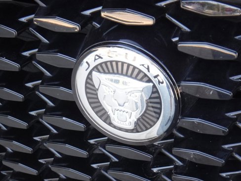 Used 2025 Jaguar F-PACE R-Dynamic S image 7