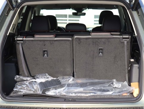 New 2025 Volkswagen Atlas Peak Edition SE image 8
