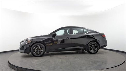 Used 2025 Nissan Sentra SV image 3