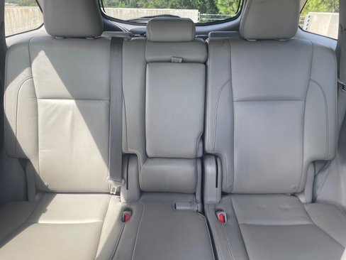 Used 2016 Toyota Highlander XLE image 21