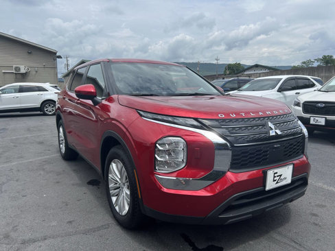 Used 2022 Mitsubishi Outlander ES image 3