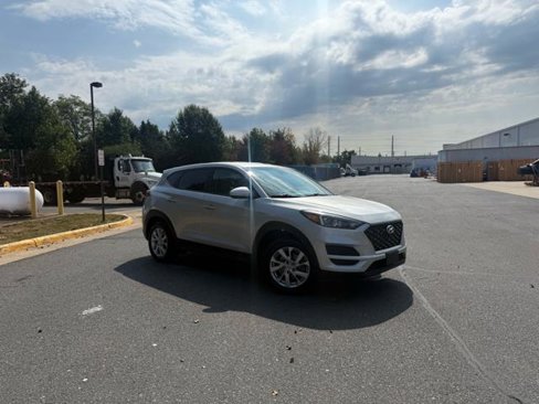 Used 2019 Hyundai Tucson SE image 2