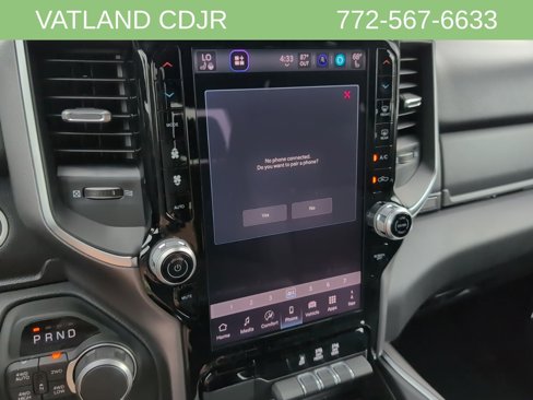 New 2026 RAM 1500 4x4 Crew Cab image 17