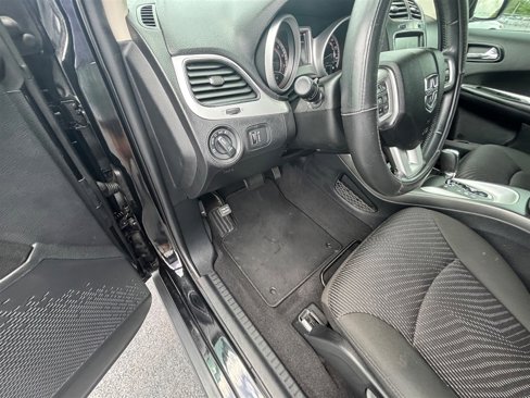 Used 2019 Dodge Journey SE image 10