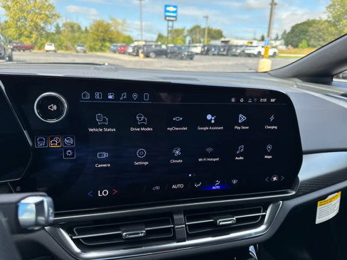 New 2026 Chevrolet Equinox EV LT image 20